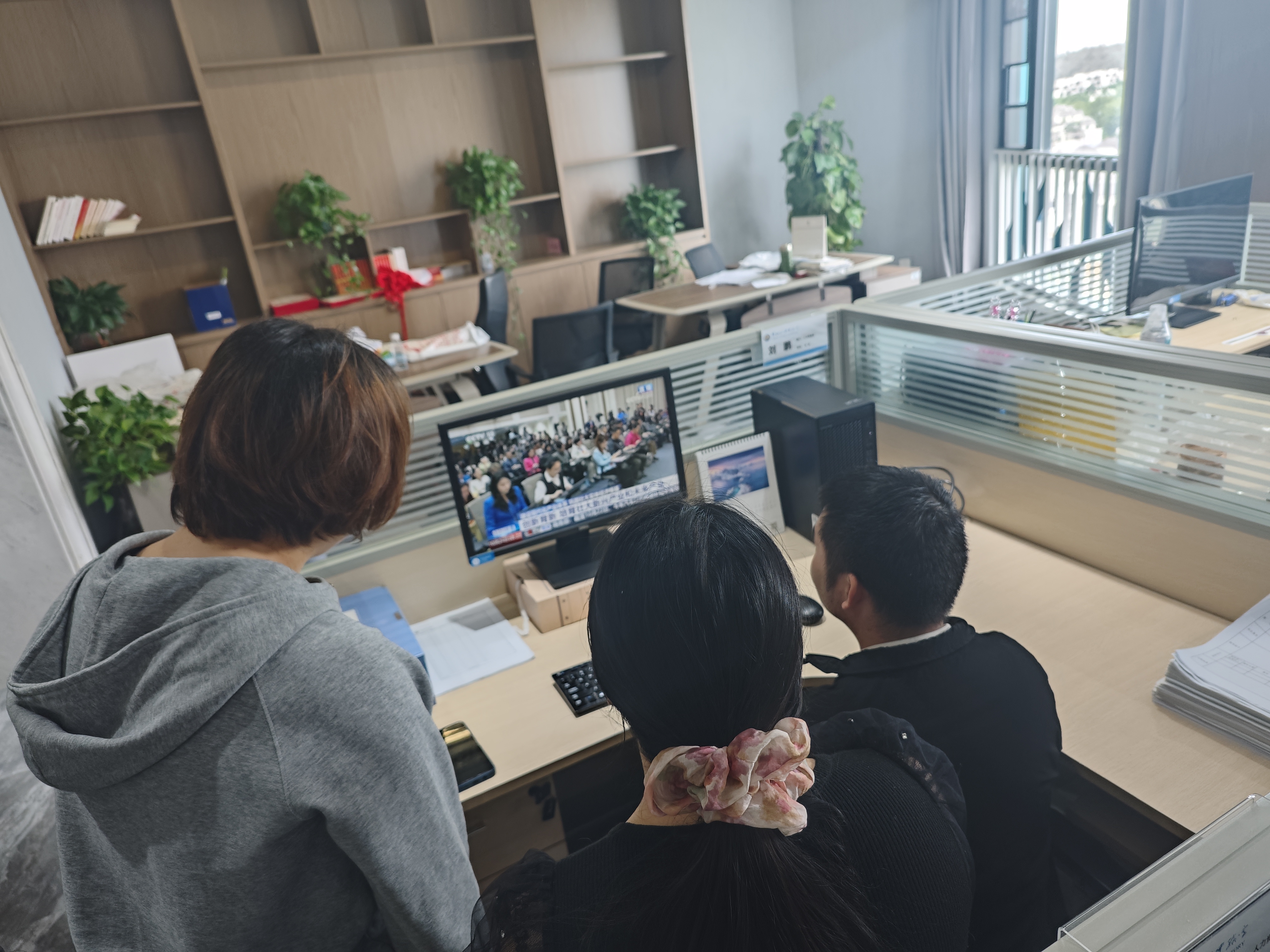 图片2.jpg 图片2.jpg